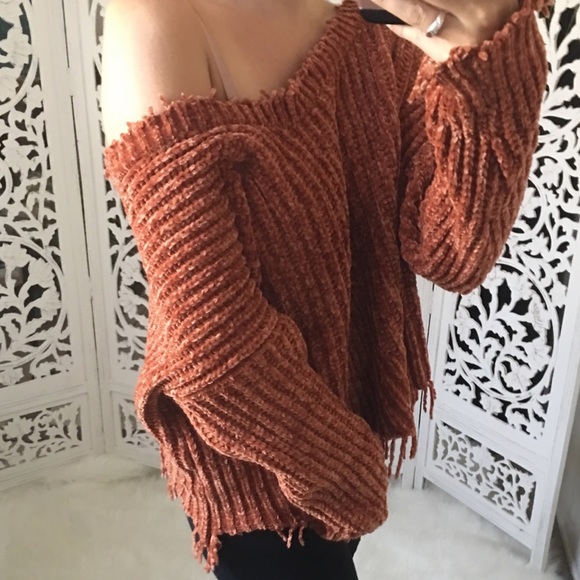 LAST 1️⃣ Destructed Velvet Yarn Sweater Crop - Picture 2 of 8